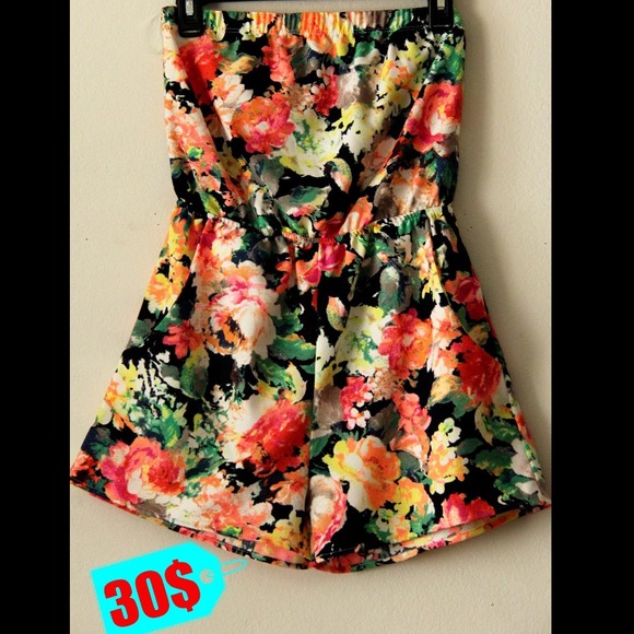 Floral short jumpsuit brand new - Picture 1 of 1