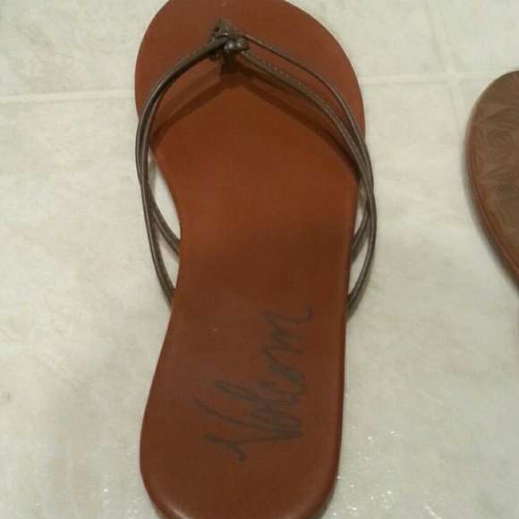 Volcom Sandals - Picture 3 of 3