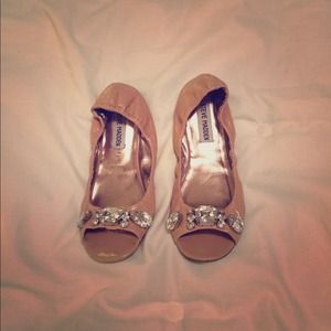 MUST GO Blush peep toe ballet flats with gems