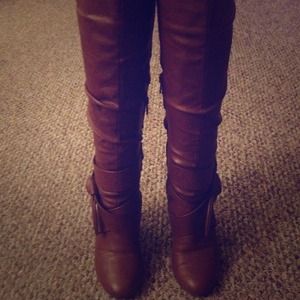 Cute size 6.5 boots with a 2in heel