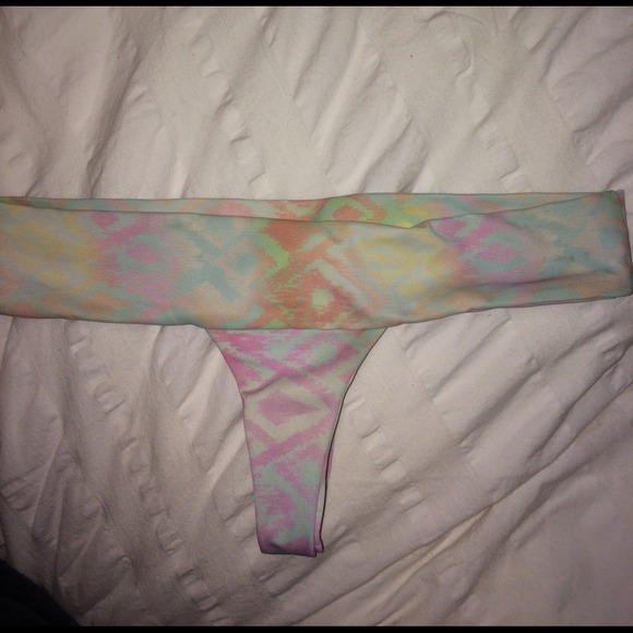 STONE FOX bottoms size small