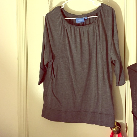 Simply Vera Vera Wang grey top