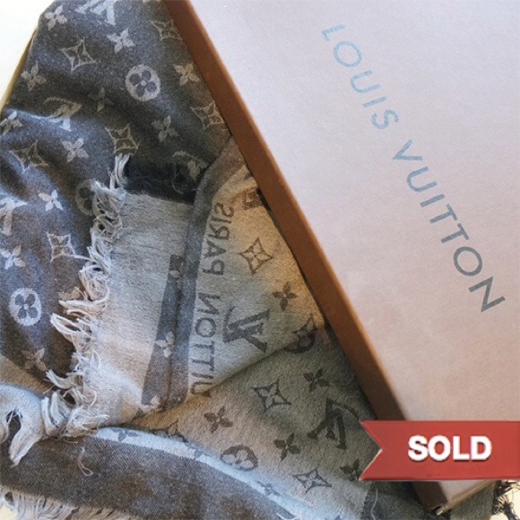 SOLD🍀Louis Vuitton MONOGRAM DENIM SHAWL Scarf