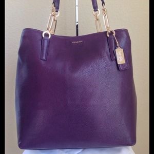 COACH Madison North/South Tote LeatherBlack/Violet