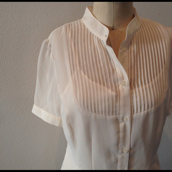 ❌SOLD❌Nicole by Nicole Miller sheer button down - Picture 4 of 4