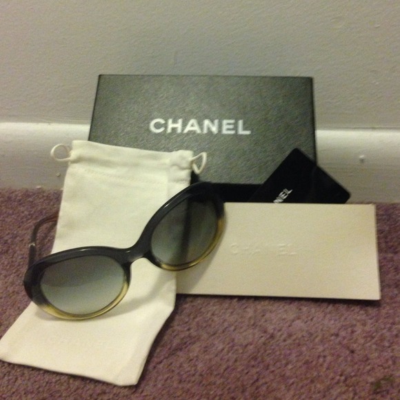 CHANEL 5156 1142/3c New with out tags. NEVER WORN!