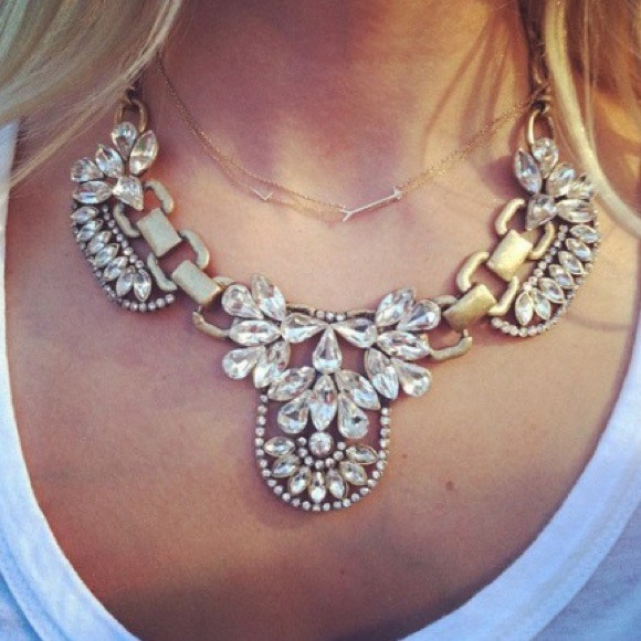Accessories - FLASH SALE❗️Beautiful statement necklace!🌺