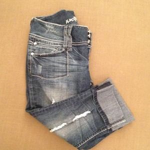Almost Famous denim Capri pants
