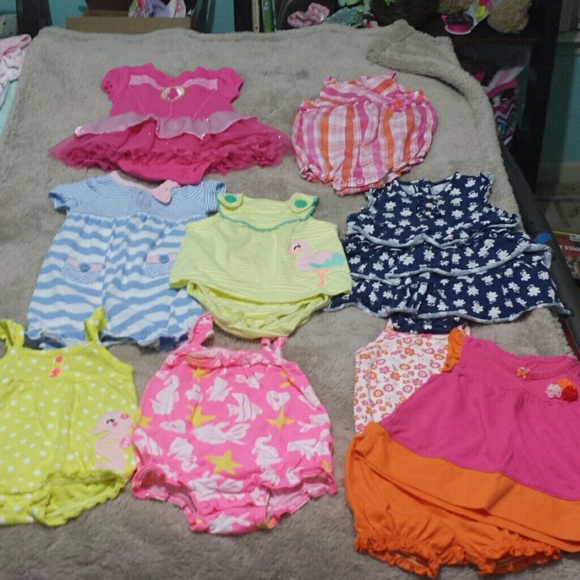 **REDUCED** Baby girl 6 months outfits