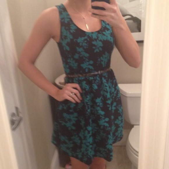 Collective Concepts Floral Dress - Picture 3 of 4