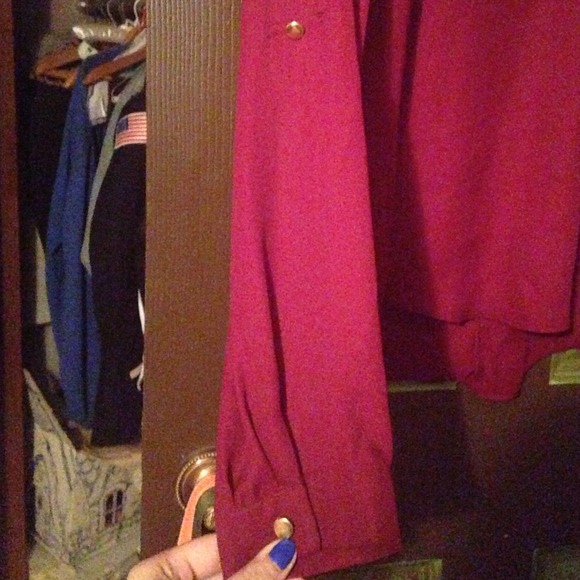 Adorable maroon shirt - Picture 2 of 4