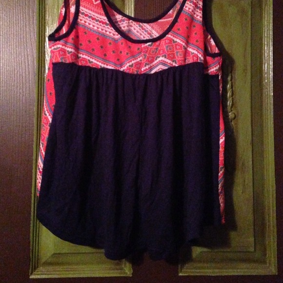 Large crop top - Picture 2 of 3