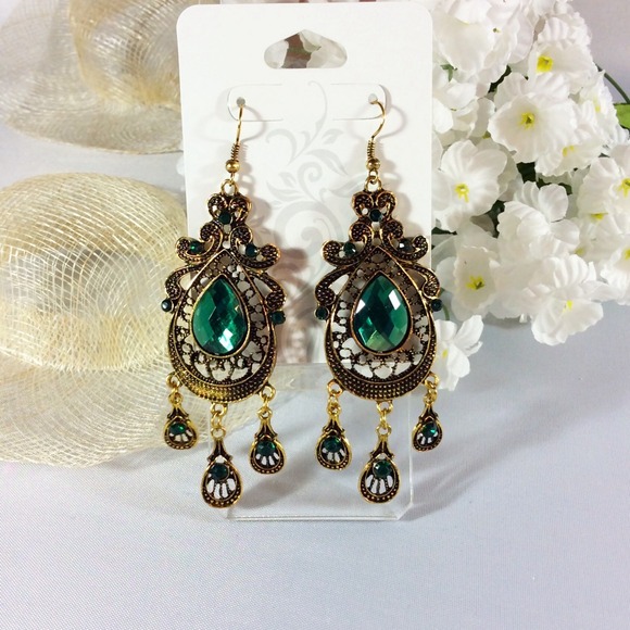 Antique Style Gold & Emerald Dangle Earrings - Picture 2 of 3