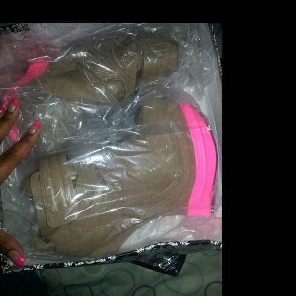 Beige with highlighted pink cut out boots