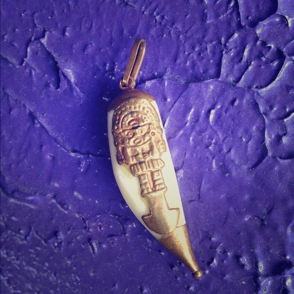 Tumi trinket from Peru. Fashionable. Quality.