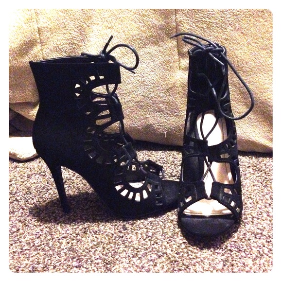 Beautiful laced up heel