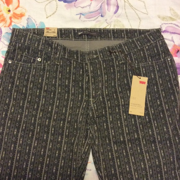 Levi's 524 Too Superlow Skinny Sz 17M/33 - Picture 2 of 4