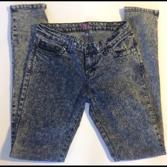 Indigo blue acid wash Lux tapered jean sz 29