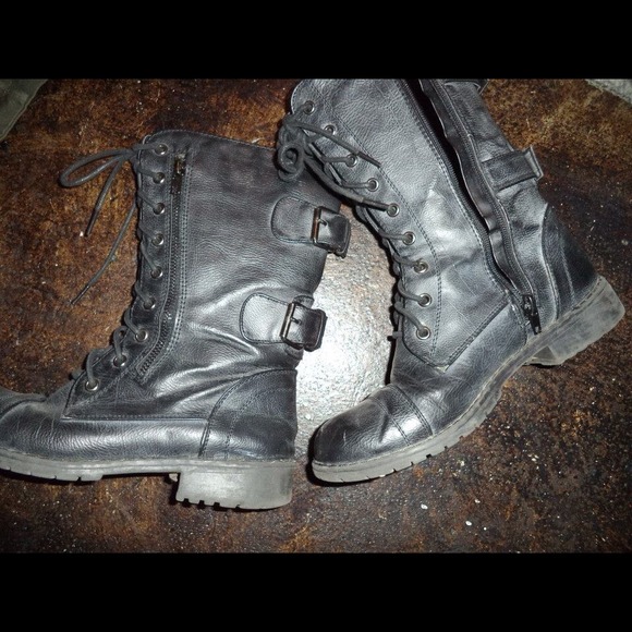 Combat boots