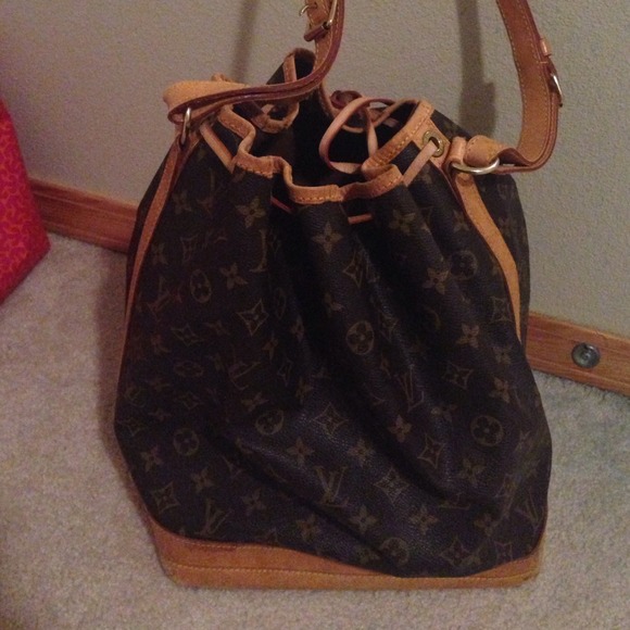Authentic Louis Vuitton NOE purse vintage