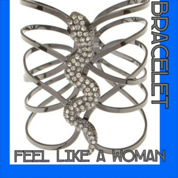 Snake encrasted with diamonds (bracelet)