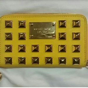 Wristlet