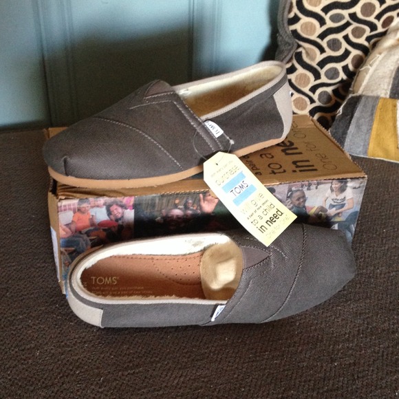 Men's taupe Toms