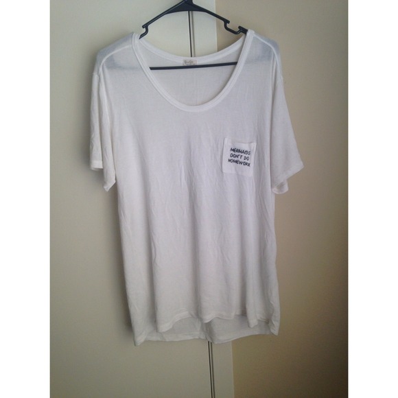 🚫traded🚫Brandy Melville Quinn shirt