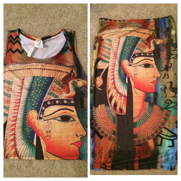 💢💥Bundle Crop Top & Skirt💥💢⚠️⚠️Sold⚠️⚠️