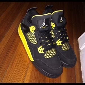 THUNDER 4s -SOLD‼️‼️‼️‼️-