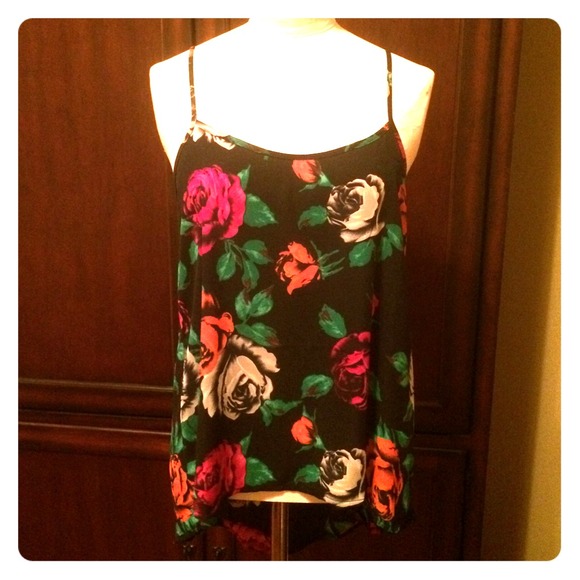 Pretty hi-low top!