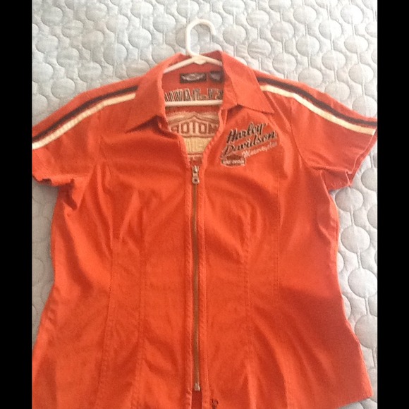 Very cute Harley Davidson zip up shirt.