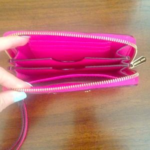 Michael Kors iPhone leather wristlet