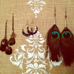 Peacock feathered earrings 🌿