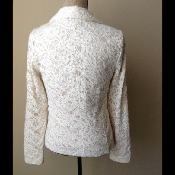 Fall cream forever 21 blazer size L. - Picture 2 of 2