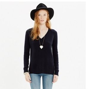 ❄️MADEWELL (NWT)❄️ line-stripe V neck sweater