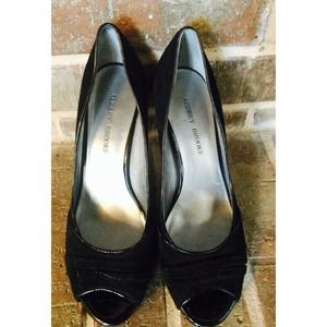 Perfect basic black heels/leather upper