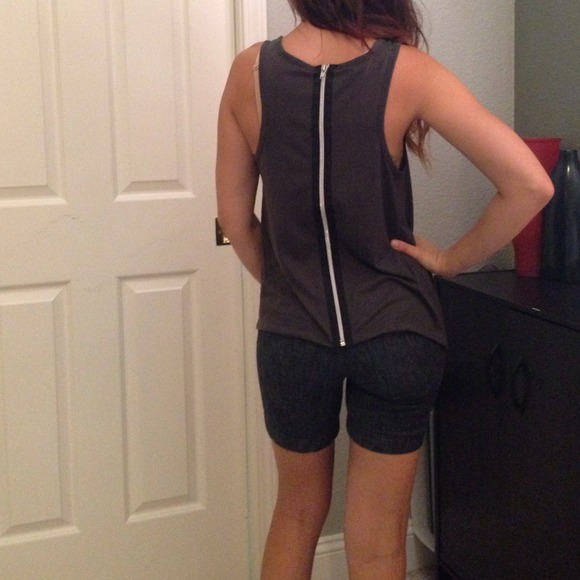 Top - Picture 2 of 2