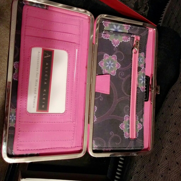 Alicia Klein Wallet NEW! - Picture 2 of 4
