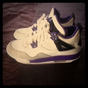 jordan 4's size 4GS