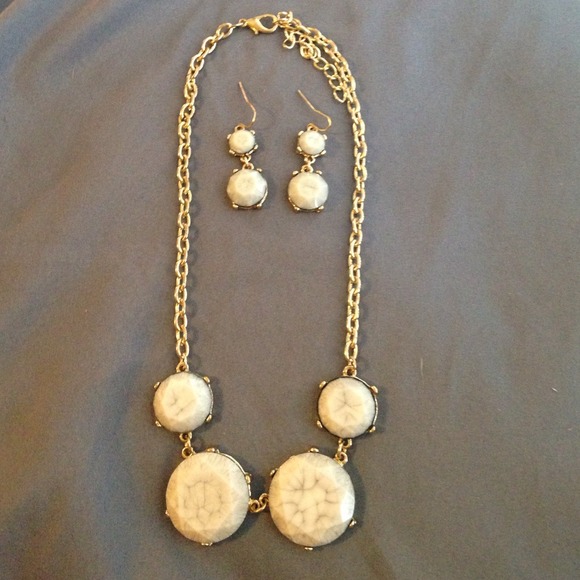 Grey earring and necklace set