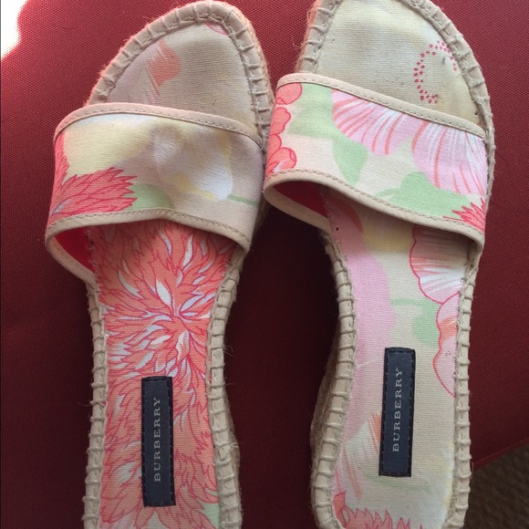 **SOLD** Burberry espadrille sandals. Size 5.5