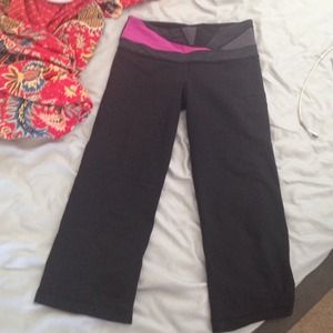 Lululemon Groove crops!