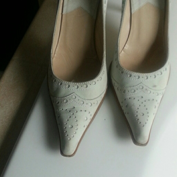 Michael Kors white suede shoe - Picture 3 of 3