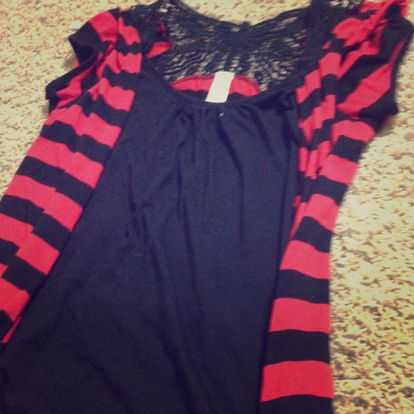 Cute black &red shirt