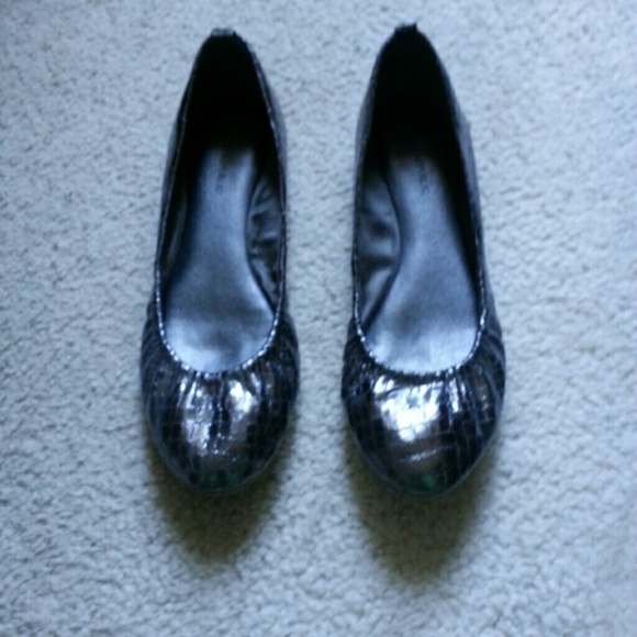 Banana Republic ballet flats.