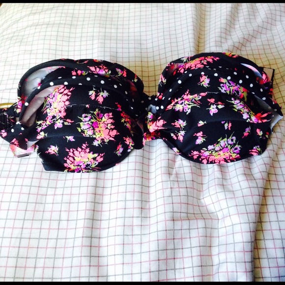 Victoria's Secret Bikini Top!