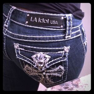 Bling bling!! LA Idols with tons of sparkle!