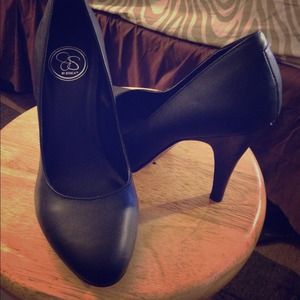 Black Jessica Simpson pumps