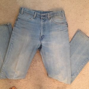 Vintage original Levi's length is 32'...